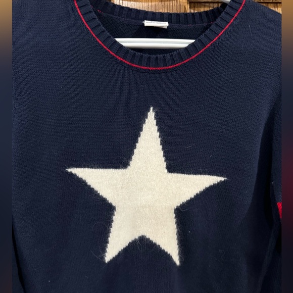 Vintage Tommy Jeans (Hilfiger) Star Front Sweater w/Red Stripes. Rolled hem - Picture 3 of 10